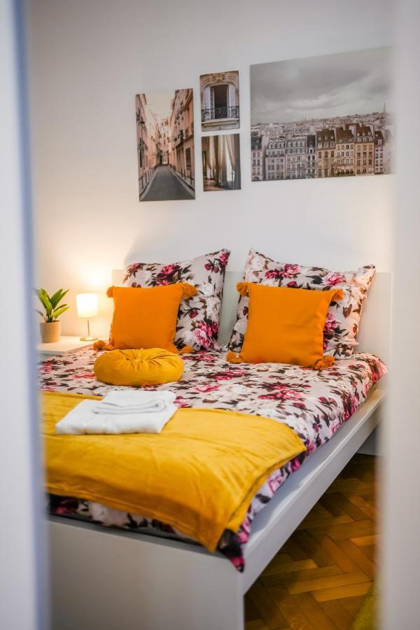 Ultracentral Golden Gatehouse 3 Bdrm Bucarest Extérieur photo
