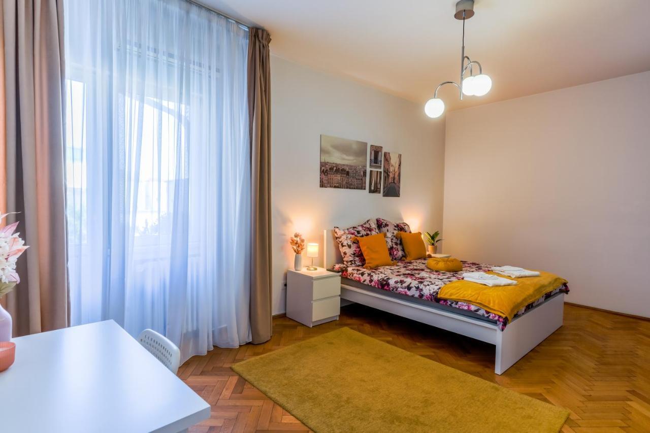 Ultracentral Golden Gatehouse 3 Bdrm Bucarest Extérieur photo