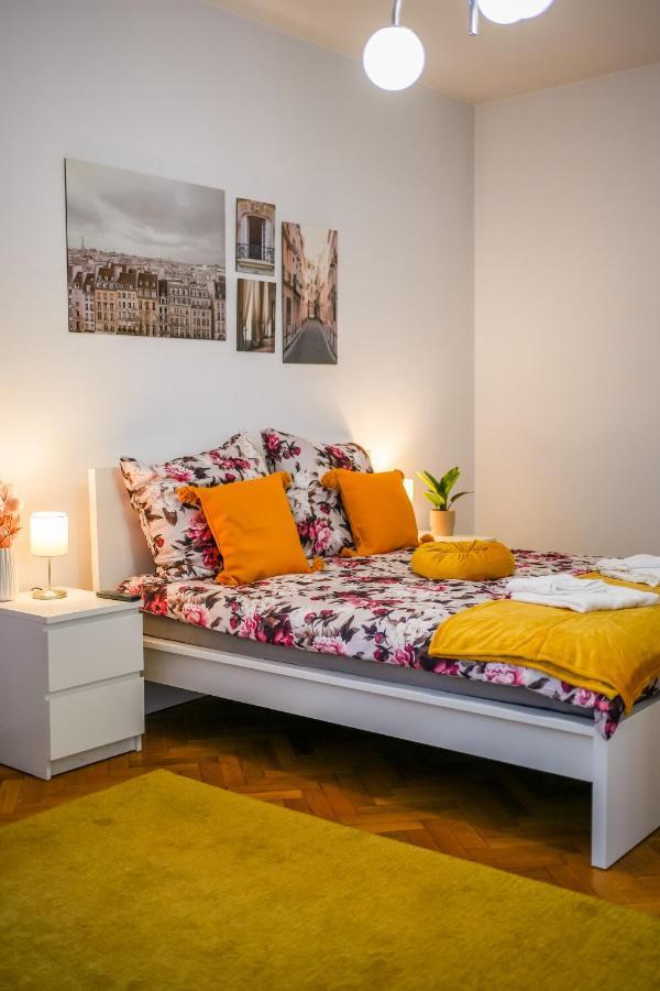 Ultracentral Golden Gatehouse 3 Bdrm Bucarest Extérieur photo
